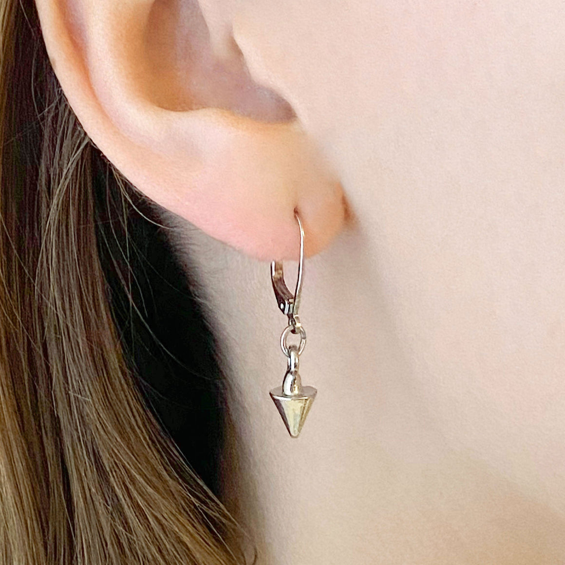 ERIS silver spike earrings-GREEN BIJOU