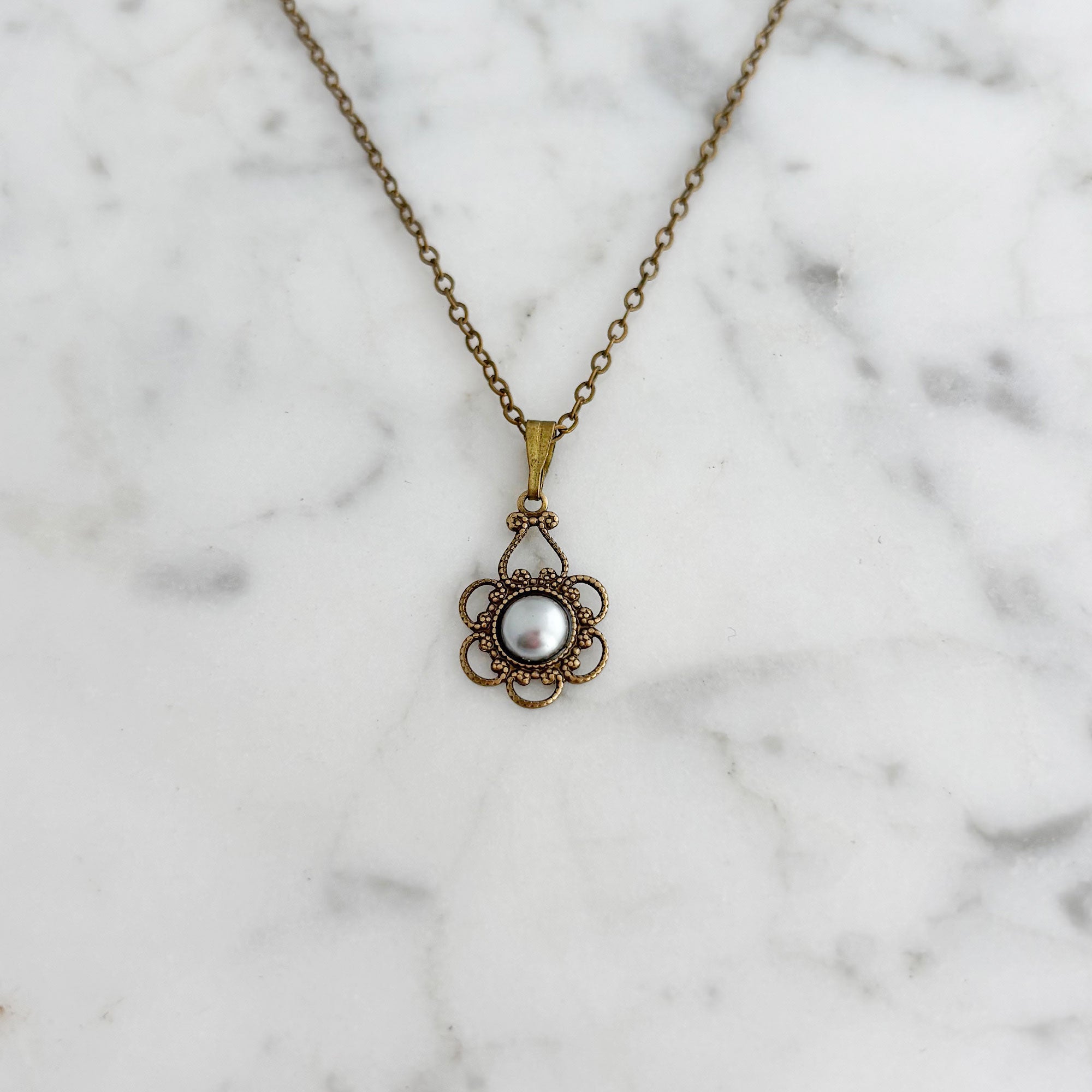 FINN Art Nouveau bronze filigree grey pearl pendant necklace-GREEN BIJOU FINN Art Nouveau bronze filigree grey pearl pendant necklace-GREEN BIJOU