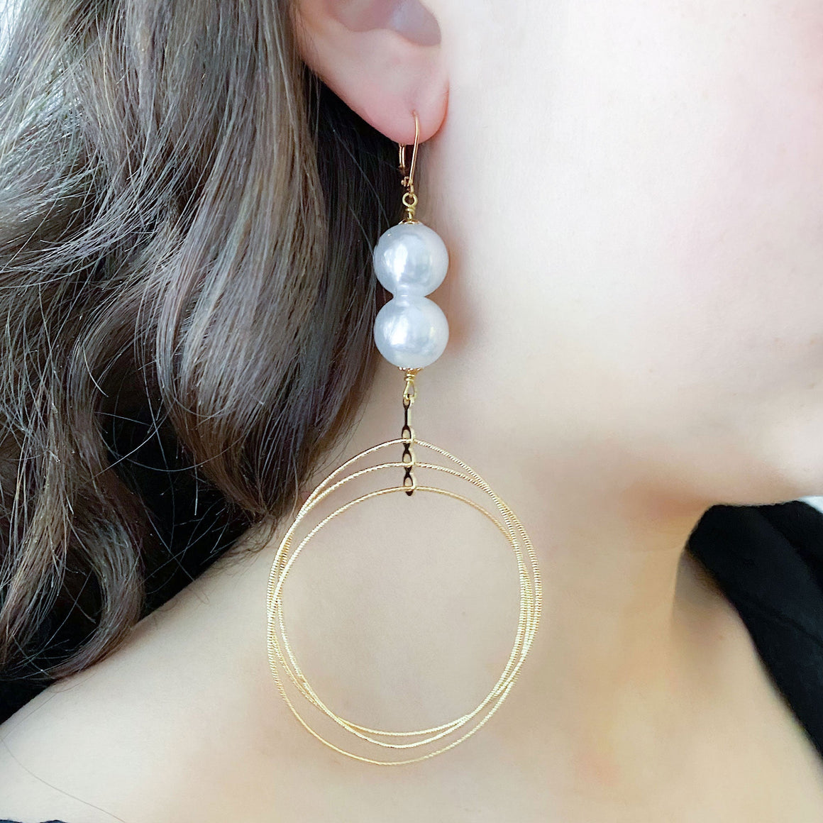 HARLOW statement gold hoop pearl earrings-GREEN BIJOU