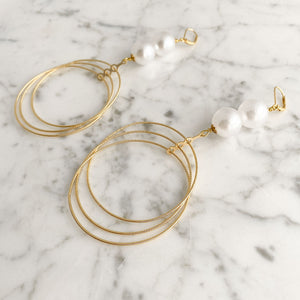 HARLOW statement gold hoop pearl earrings - 