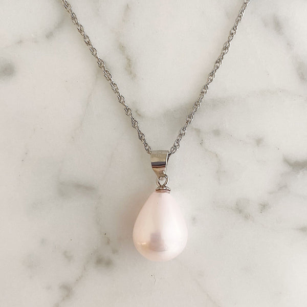 MAGGIE pink mother of pearl necklace