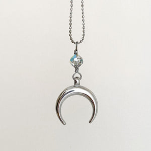 ZAFFRON half moon pendant necklace - 