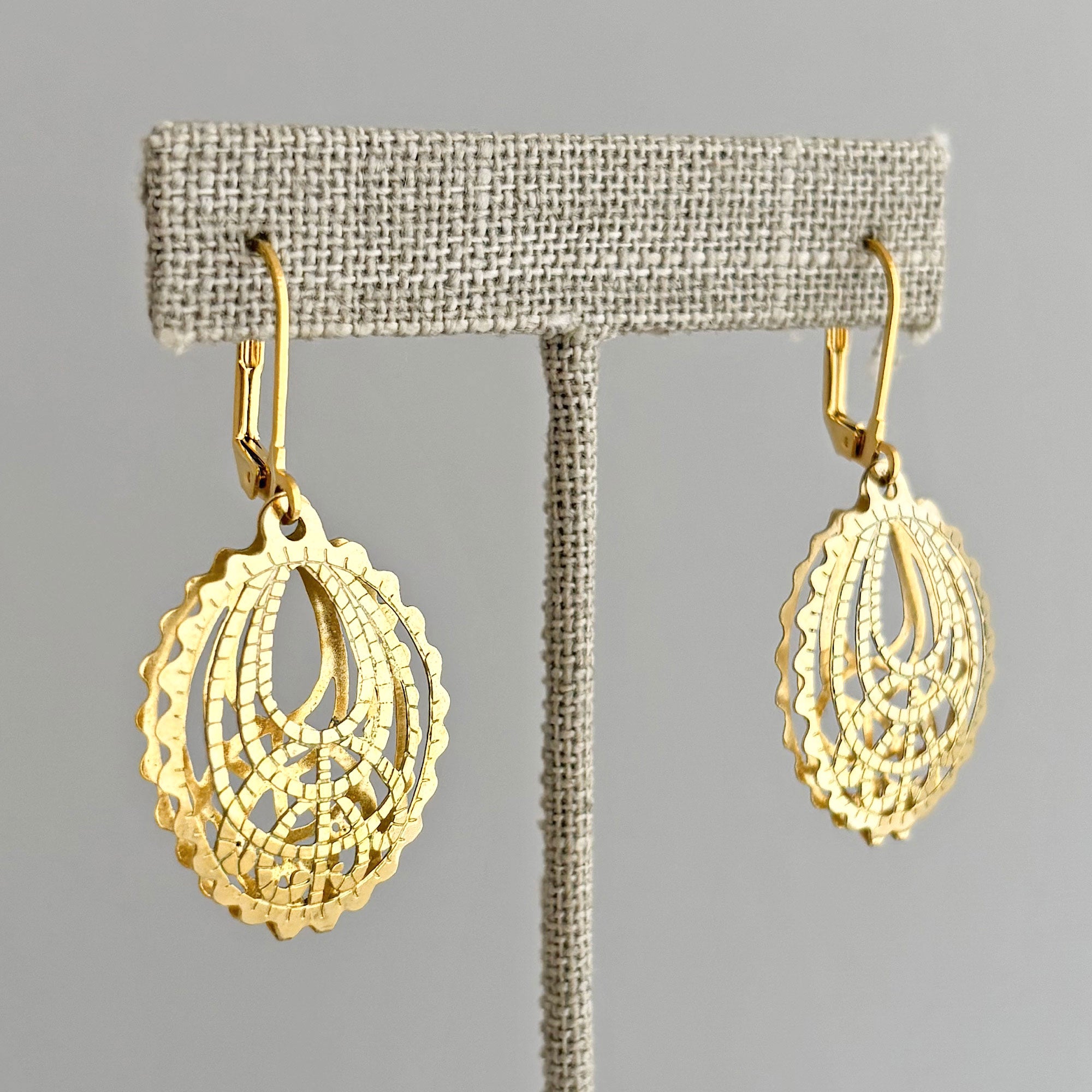 ABRAM vintage gold etched hollow filigree oval drop earrings-GREEN BIJOU