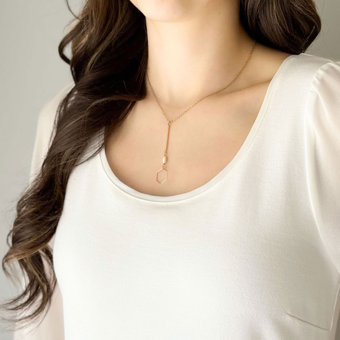 AINSLAY gold hexagon pendant necklace-GREEN BIJOU
