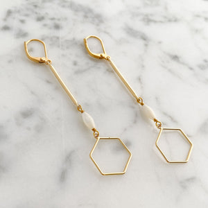AINSLAY long gold hexagon earrings - 