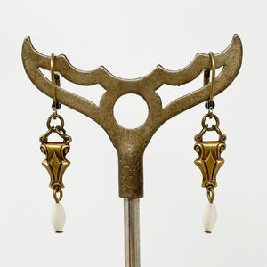 ALEXANDRIA Art Deco brass and pearl earrings - 