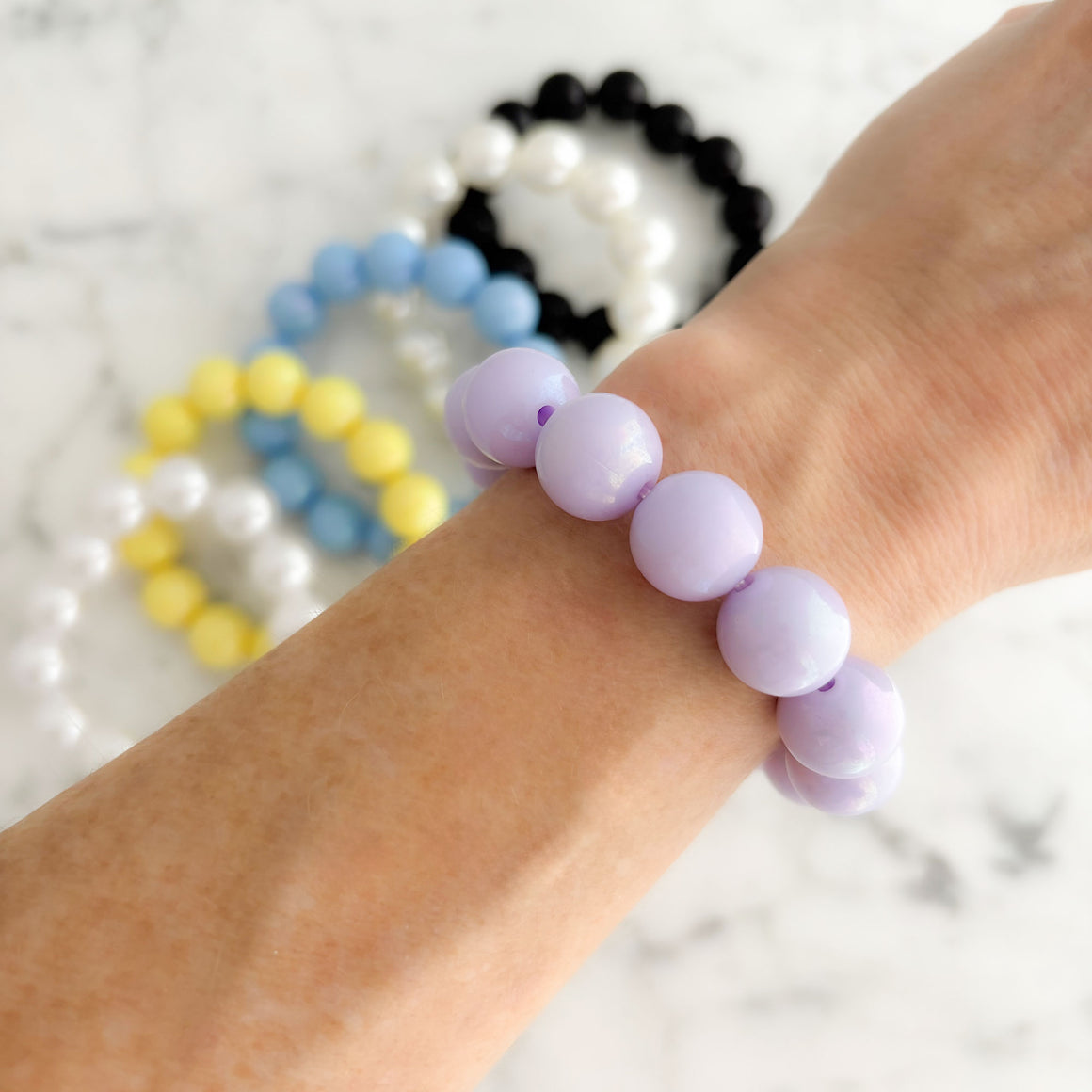 DELORES chunky iridescent beaded stretch bracelet