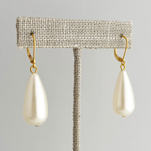 BAKER vintage elongated opalescent cream pearl drop earrings - 