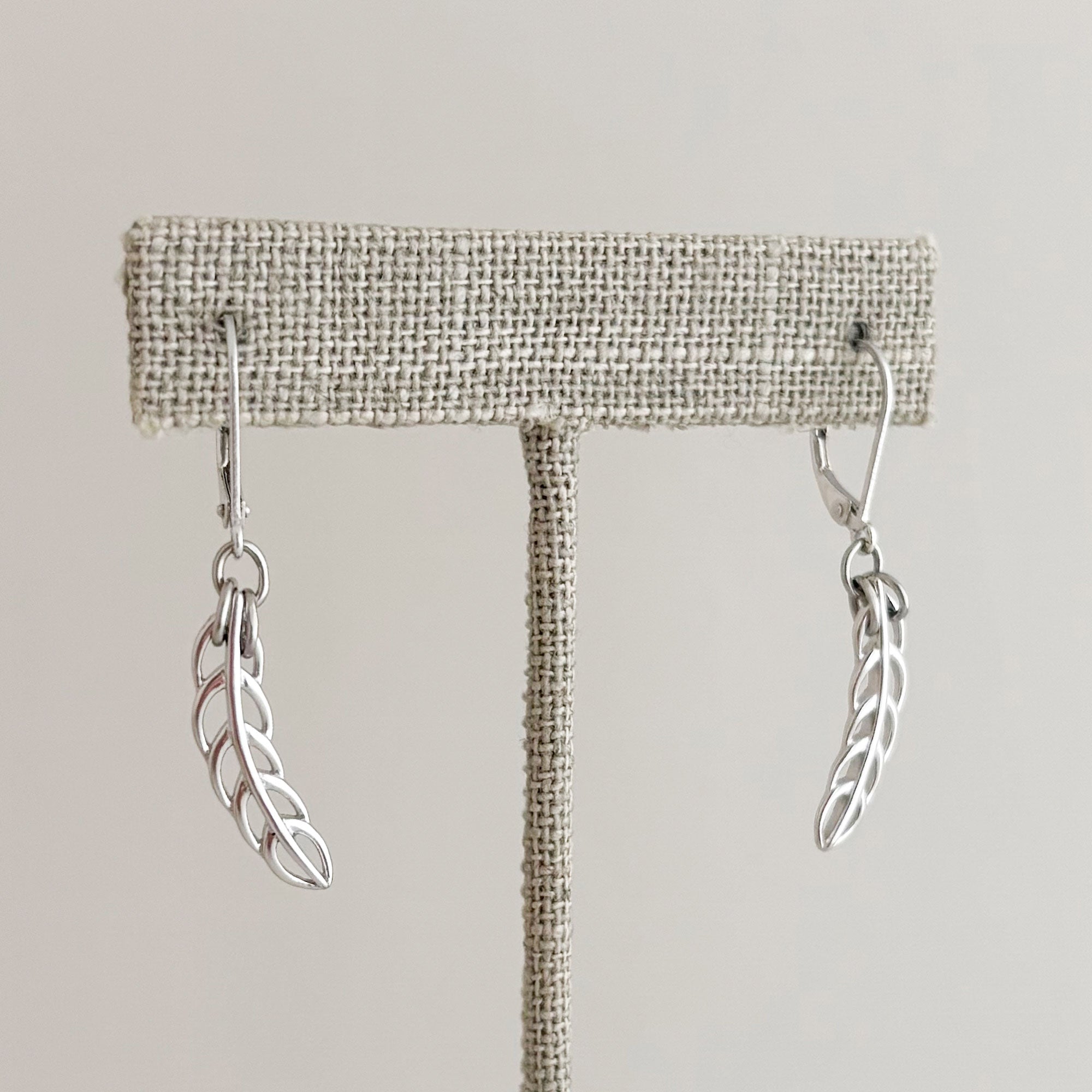 BANKS rhodium plated sterling silver filigree leaf earrings-GREEN BIJOU