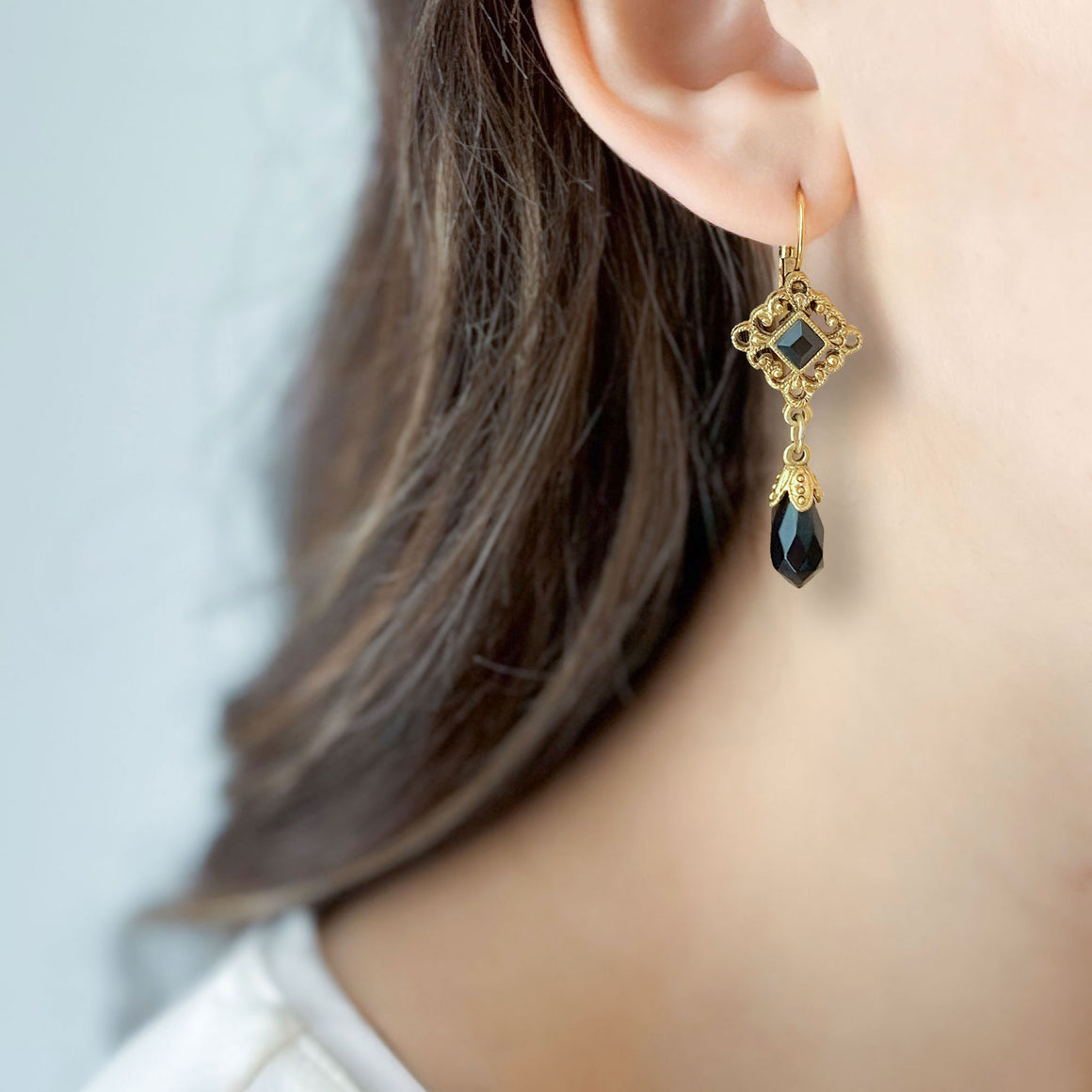BAYLAH vintage black crystal gold filigree dangle earrings-GREEN BIJOU