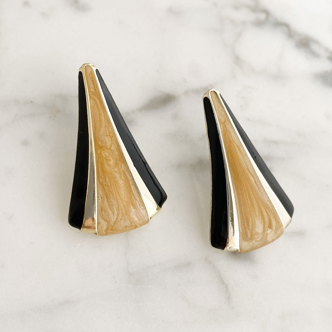 BECKER 1980's black elongated triangle beige enamel studs-GREEN BIJOU