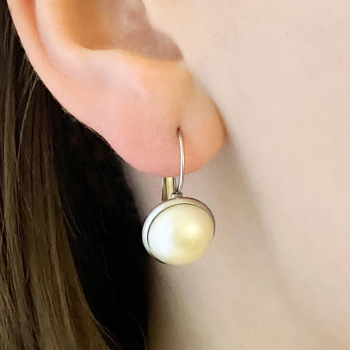 BENTON silver and cream pearl drop earrings-GREEN BIJOU