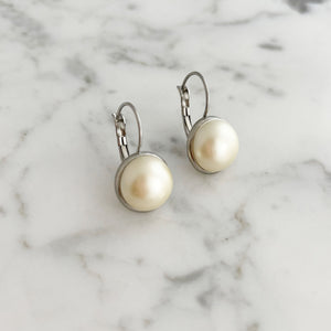 BENTON silver and cream pearl drop earrings - 