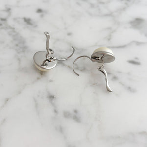 BENTON silver and cream pearl drop earrings - 