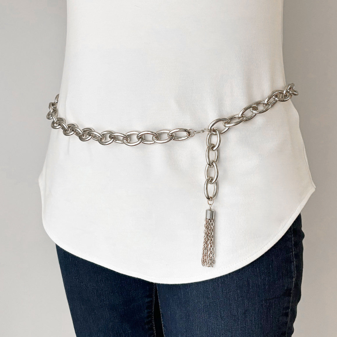 BRAUN lightweight chunky silver cable chain and tassel belt