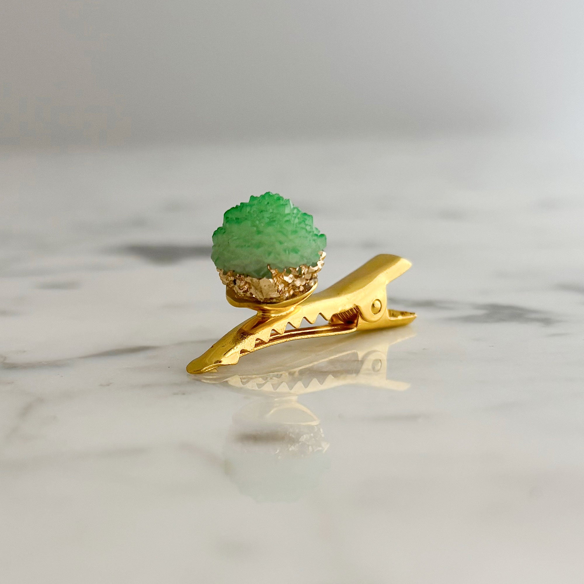 BURGESS gold dipped green druzy resin bead alligator clip-GREEN BIJOU