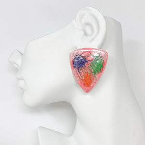 CELIA 1980s hand painted coral enamel triangle stud earrings - 