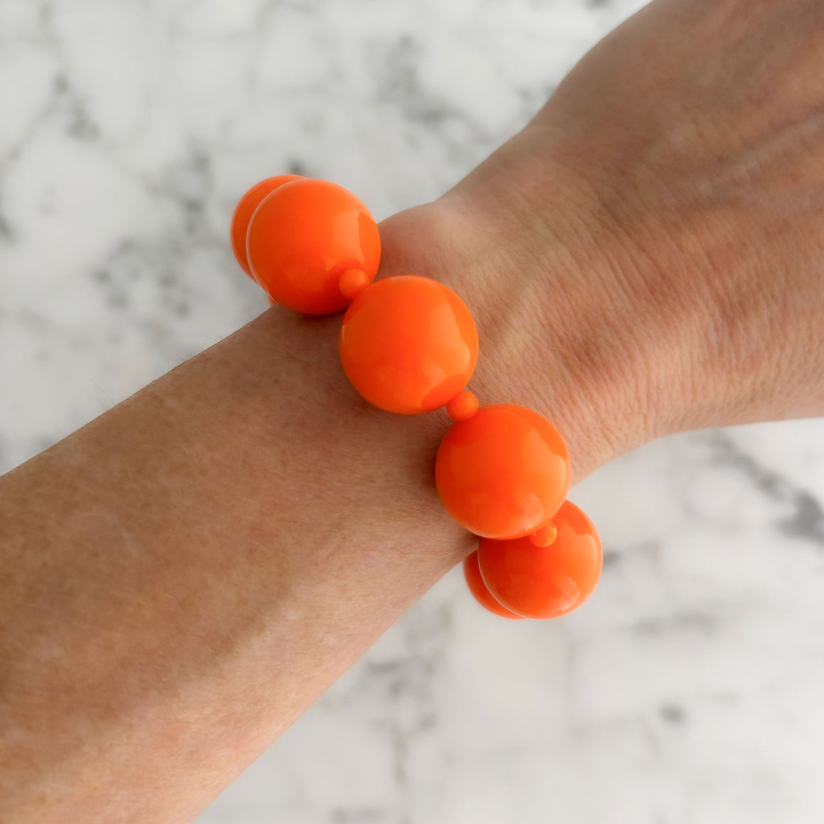 CLARENCE vintage 1970s chunky orange beaded stretch bracelet-GREEN BIJOU
