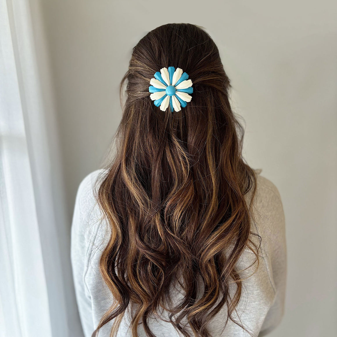 COLIN vintage blue and white enamel flower hair comb