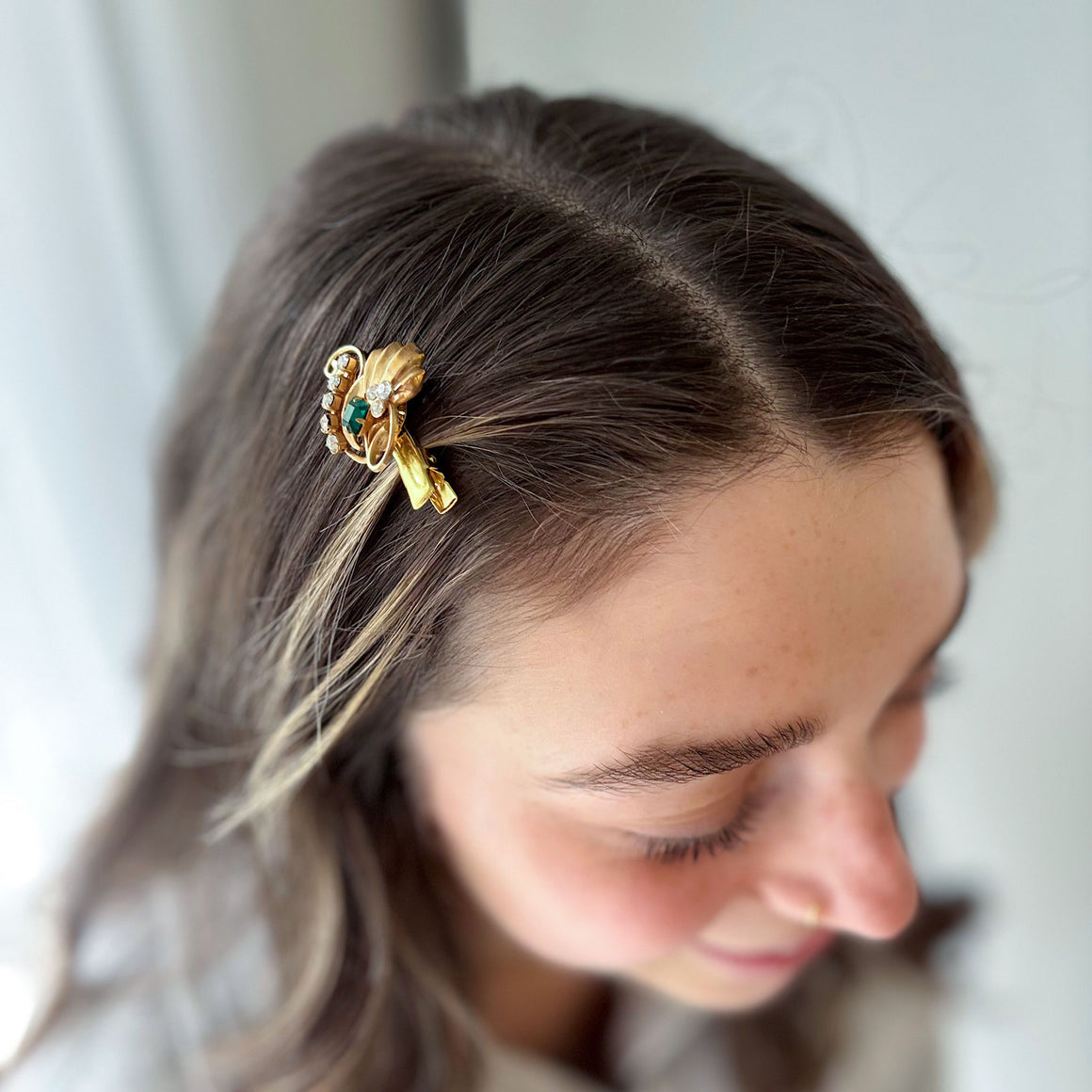 COLLINS vintage emerald rhinestone sculptural gold hair clip-GREEN BIJOU