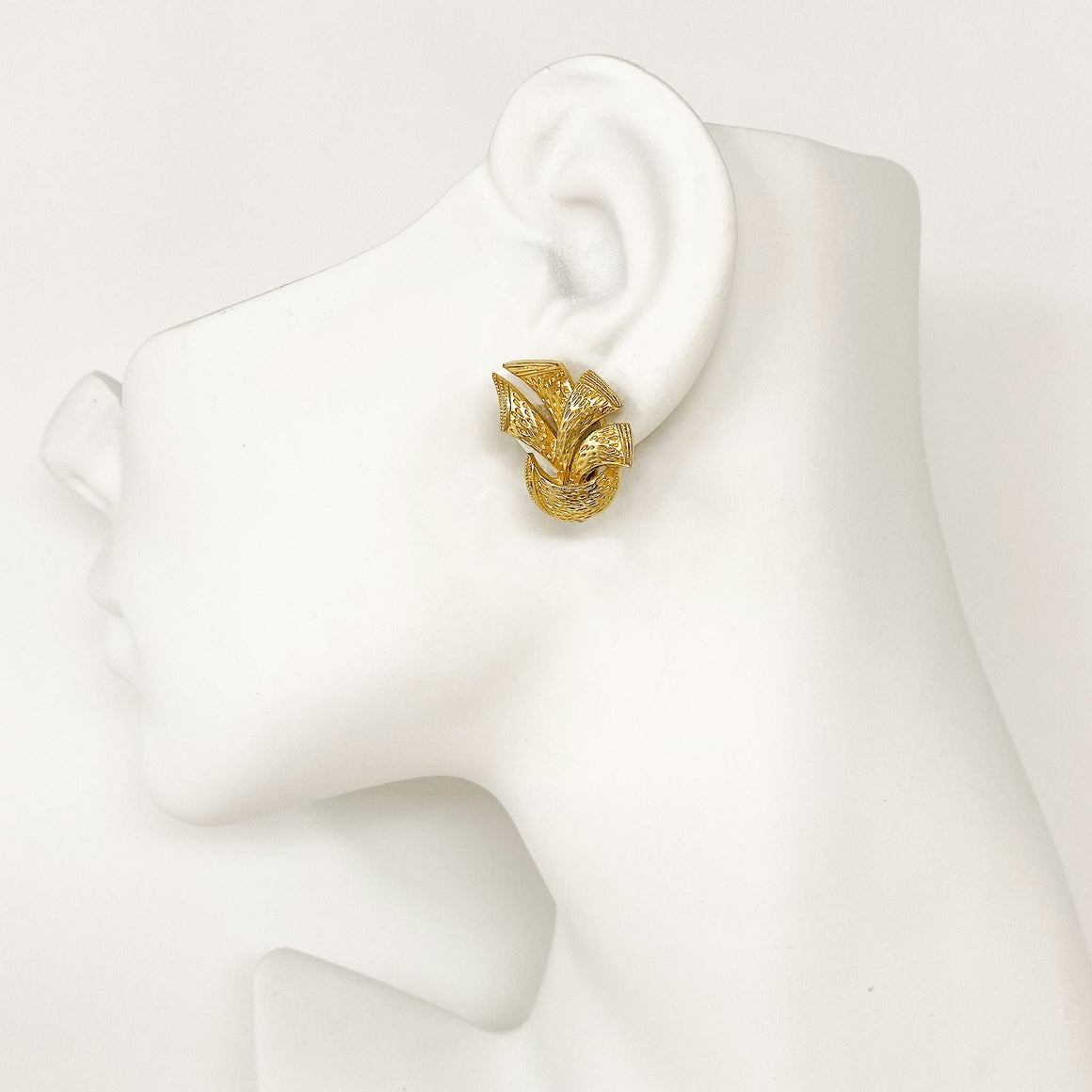 CORNELIUS gold ribbon clip on earrings-GREEN BIJOU