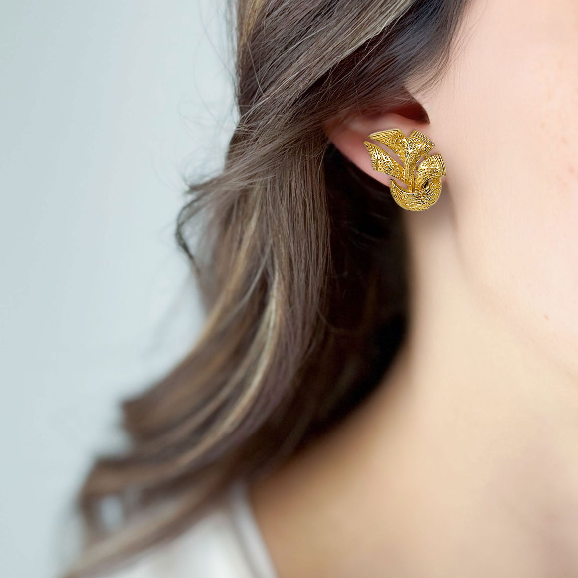 CORNELIUS gold ribbon clip on earrings-GREEN BIJOU