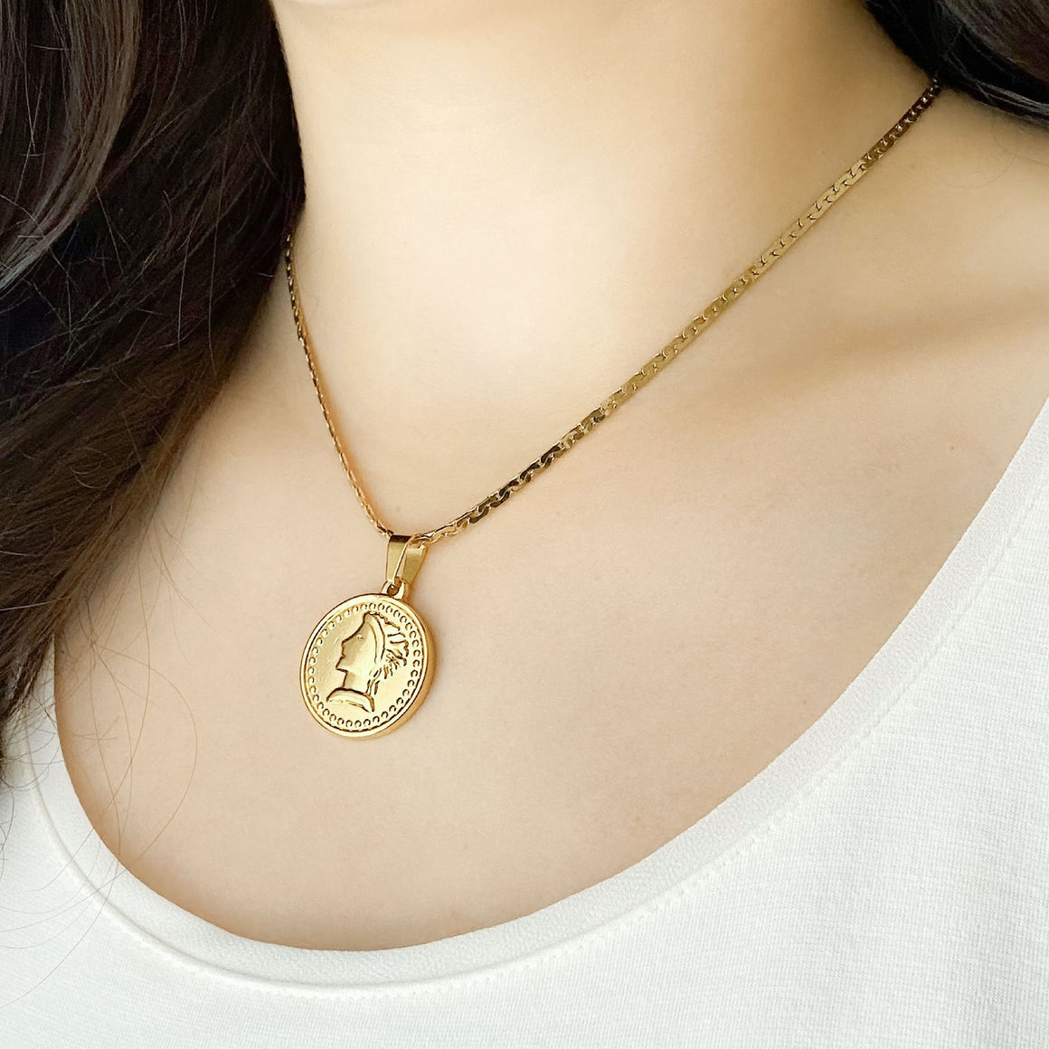 CULLMAN gold Roman coin short pendant necklace-GREEN BIJOU