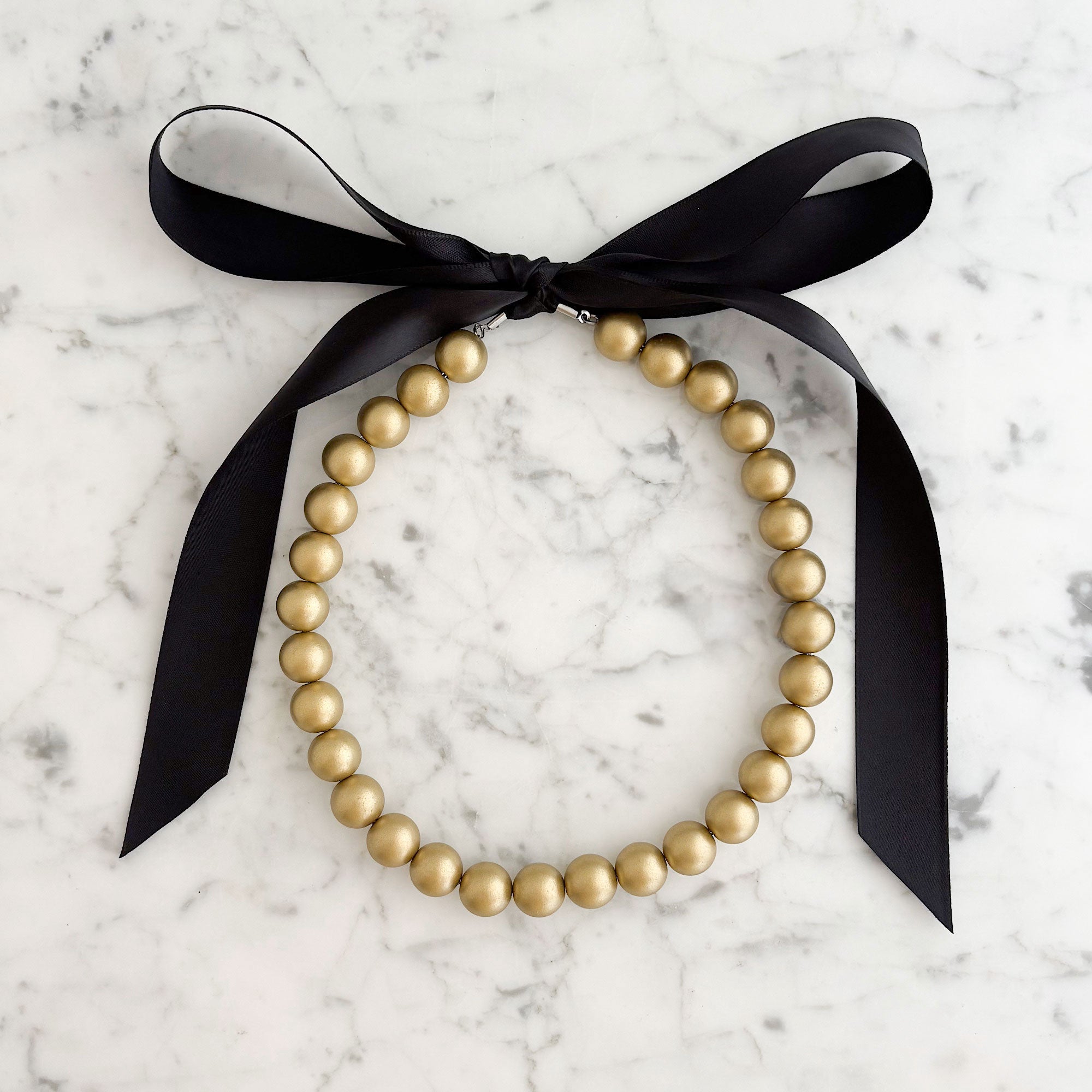 DARA gold pearl necklace with 26 colours satin ribbon tie-GREEN BIJOU