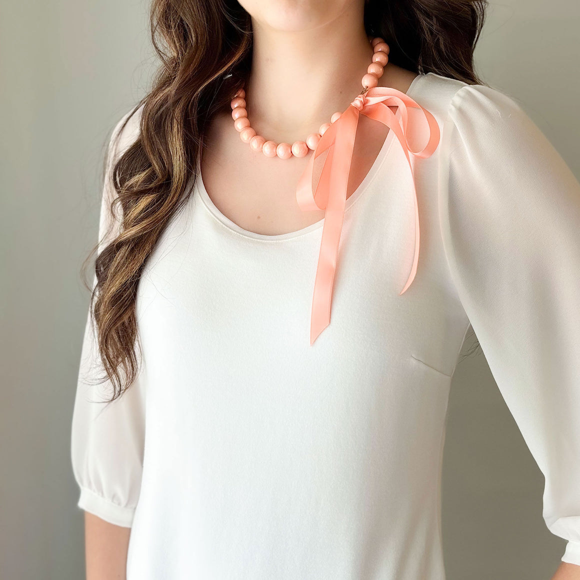 DELORES coral opalescent pearl ribbon tie necklace-GREEN BIJOU