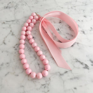 DELORES light pink opalescent pearl ribbon tie necklace - 