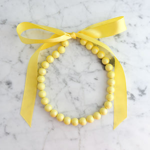DELORES yellow opalescent pearl ribbon tie necklace-GREEN BIJOU