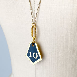 DEREK Art Deco number 10 necklace - 