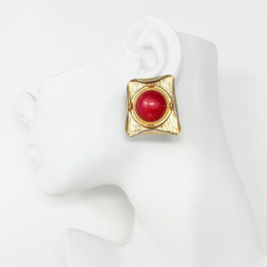 DONNA brutalist gold and marbled red cabochon clip earrings - 
