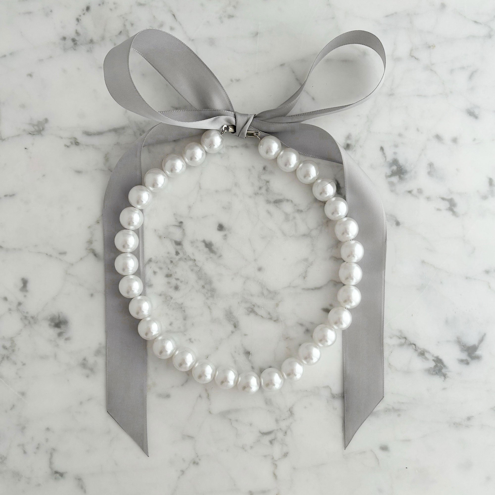 DOTTY grey satin ribbon tie pearl necklace-GREEN BIJOU