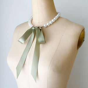 DOTTY sage green ribbon pearl necklace - 