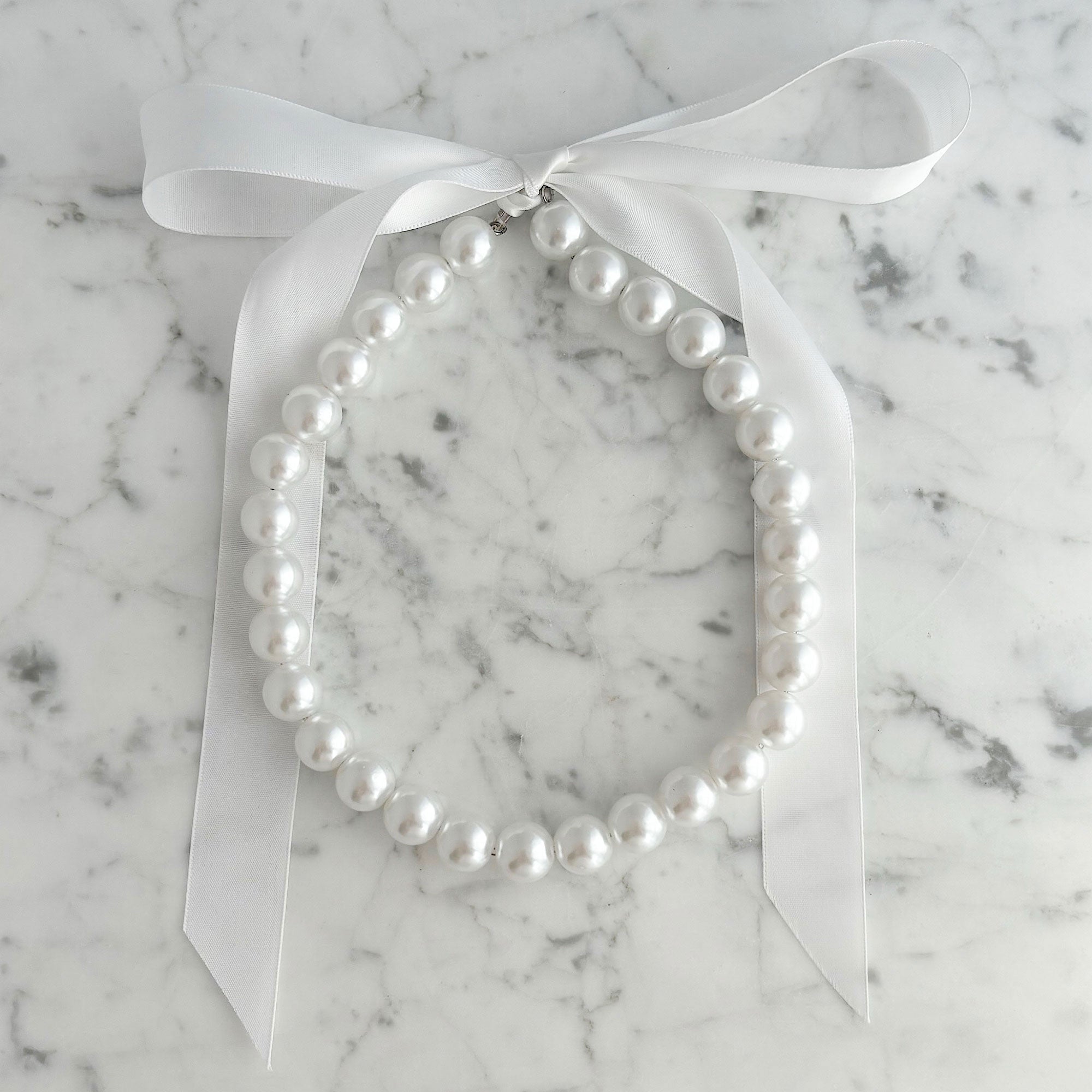 DOTTY white satin ribbon tie pearl necklace-GREEN BIJOU