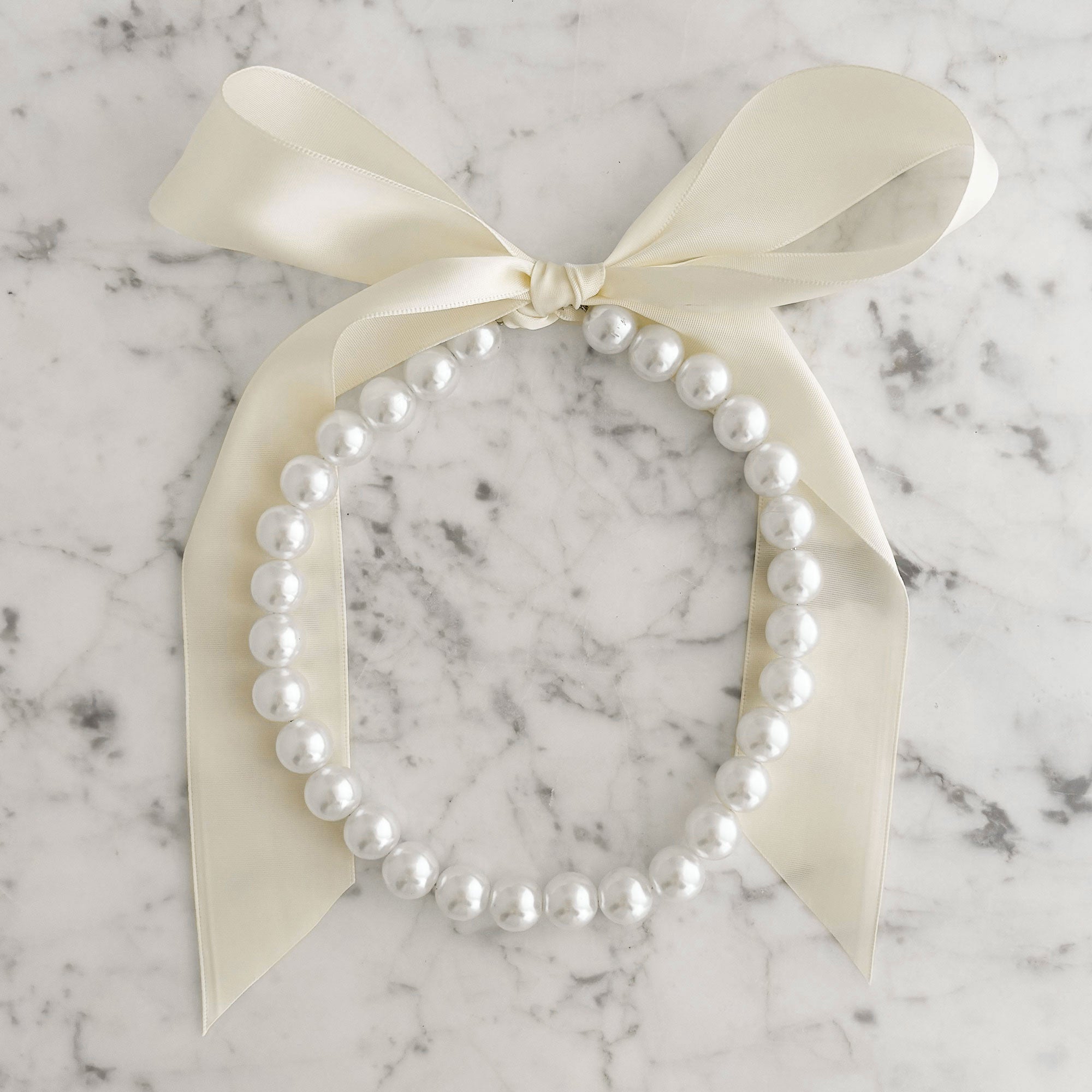 DOTTY wide ivory satin ribbon tie pearl necklace-GREEN BIJOU