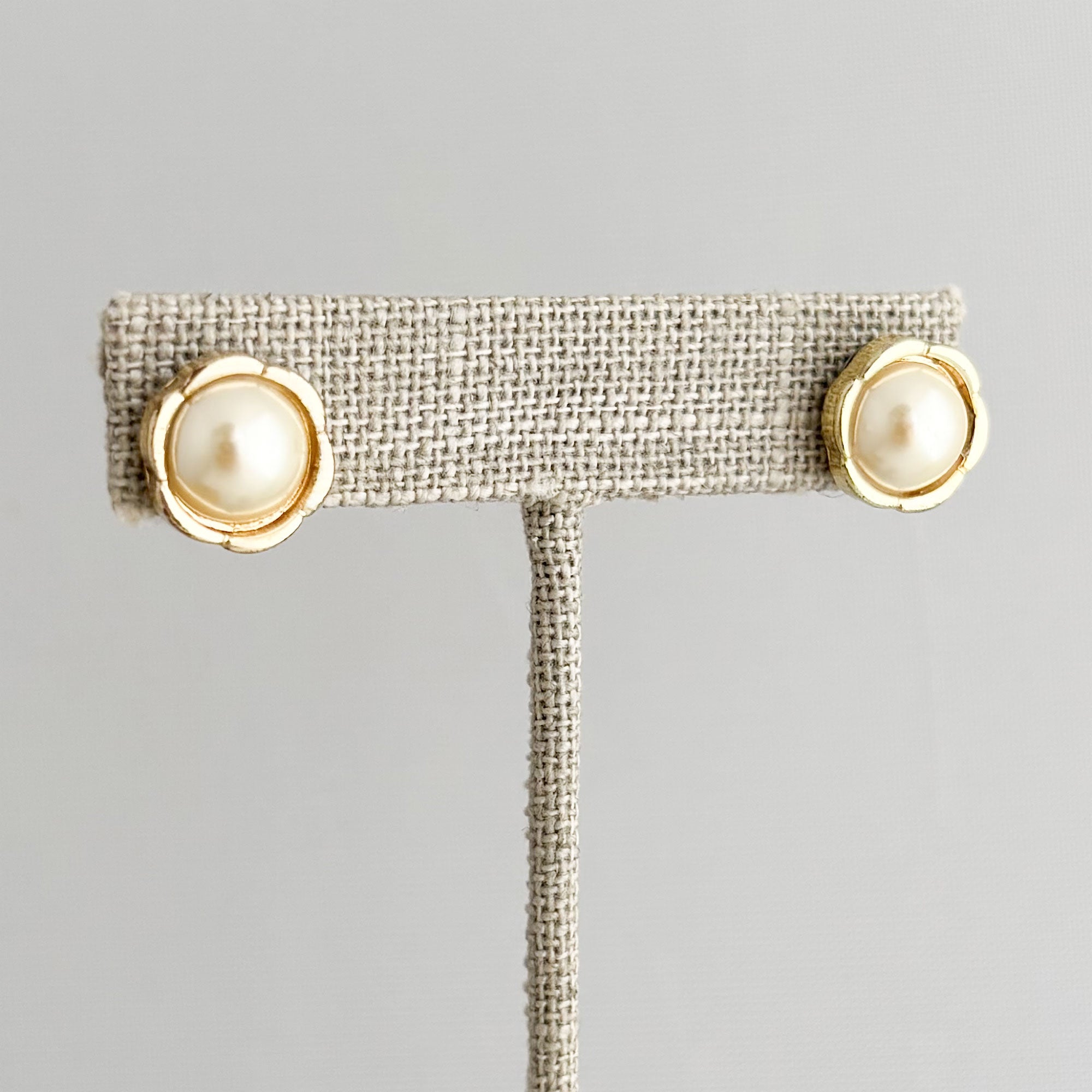 EMILY vintage white pearl gold petal framed stud earrings-GREEN BIJOU