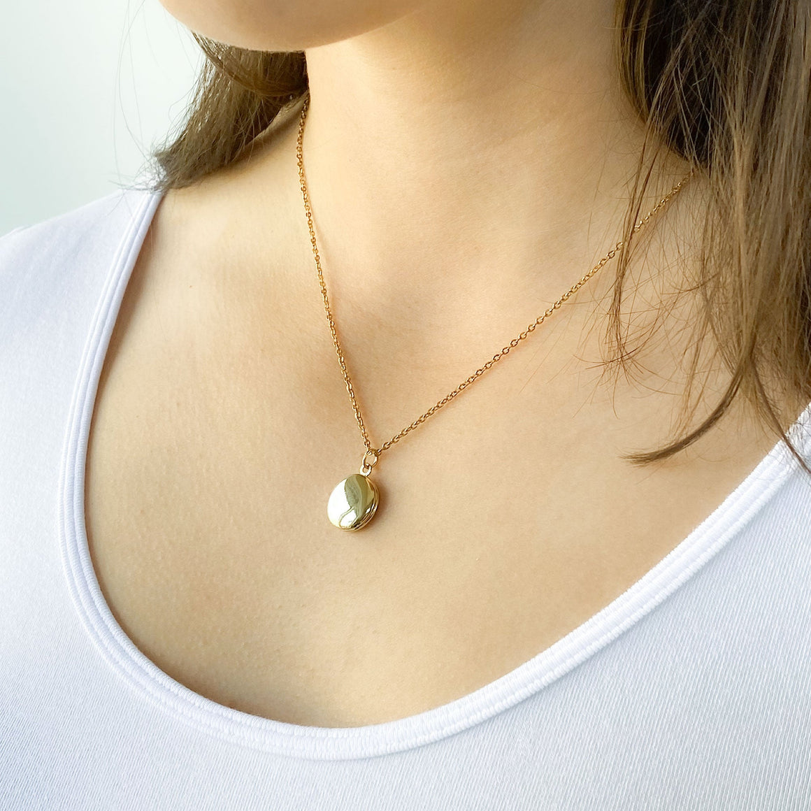 EVELYN small gold locket necklace-GREEN BIJOU