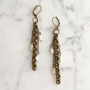 FAIRFIELD brass chain rice pearl earrings - 