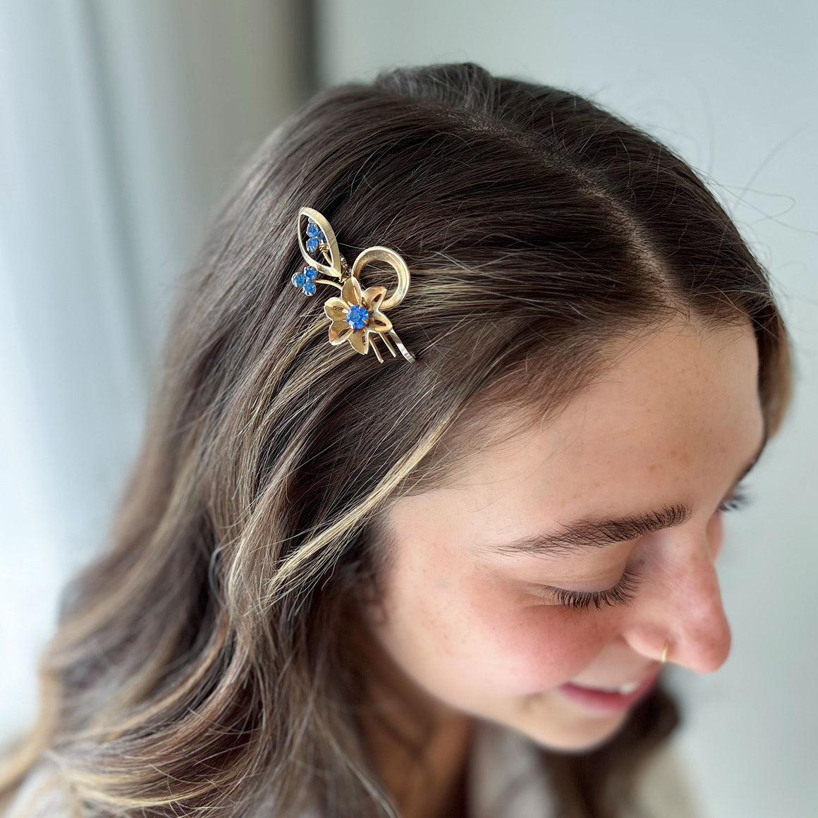 FAYETTE vintage gold and sapphire rhinestone bobby pin-GREEN BIJOU