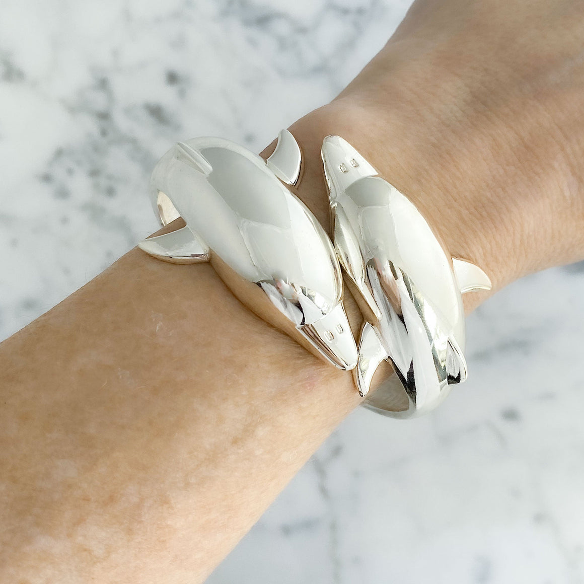 FLIPP silver dolphin clamper bracelet-GREEN BIJOU