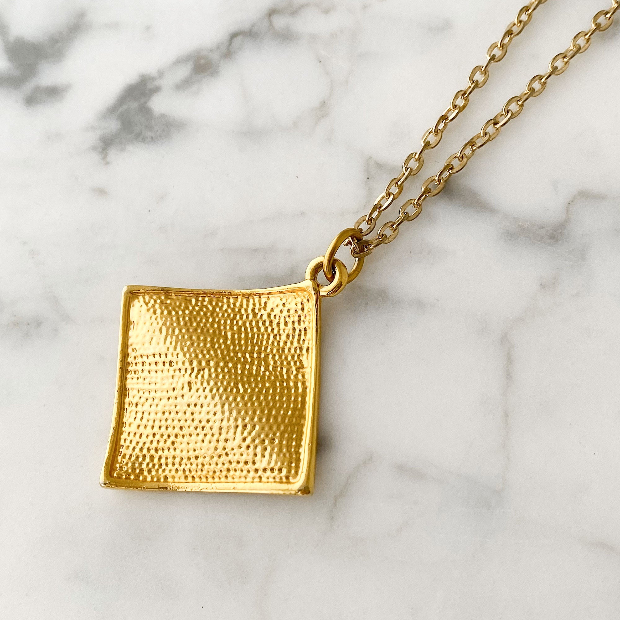 FUENTES vintage minimalist gold tone wave pendant necklace - 