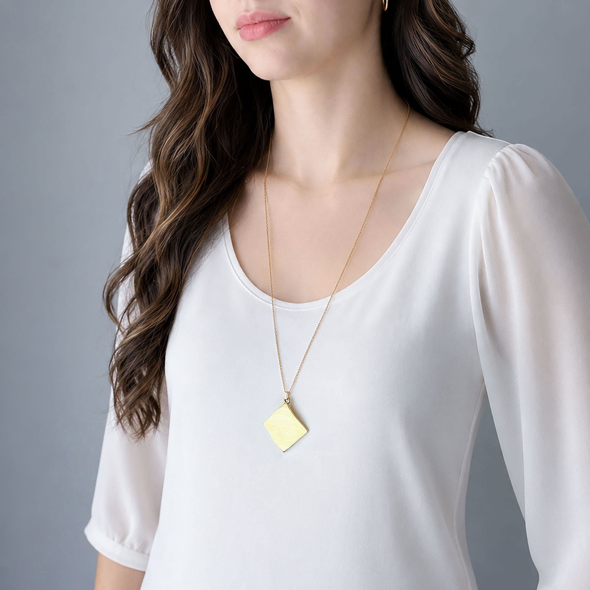 FUENTES vintage minimalist gold tone wave pendant necklace-GREEN BIJOU