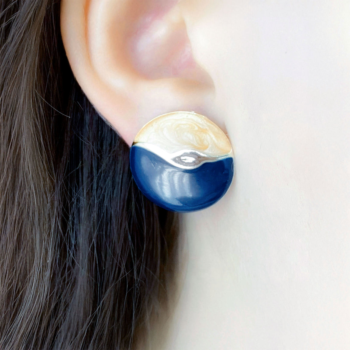 FULLER 1980s navy and goldenrod enamel circle stud earrings-GREEN BIJOU