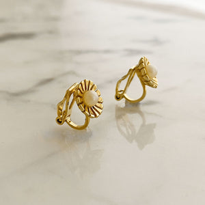 GALLAGHER gold flower clip earrings - 
