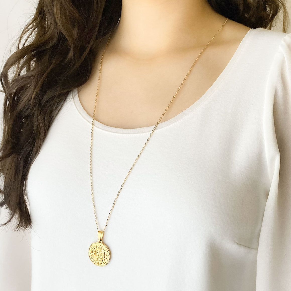 GARRETT Coat of Arms gold coin long pendant necklace-GREEN BIJOU