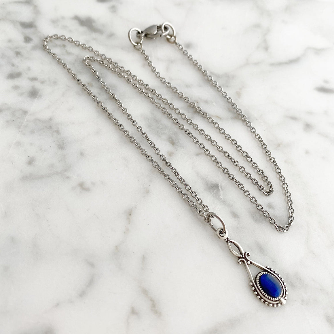 GAVIN silver and blue cat eye pendant-GREEN BIJOU