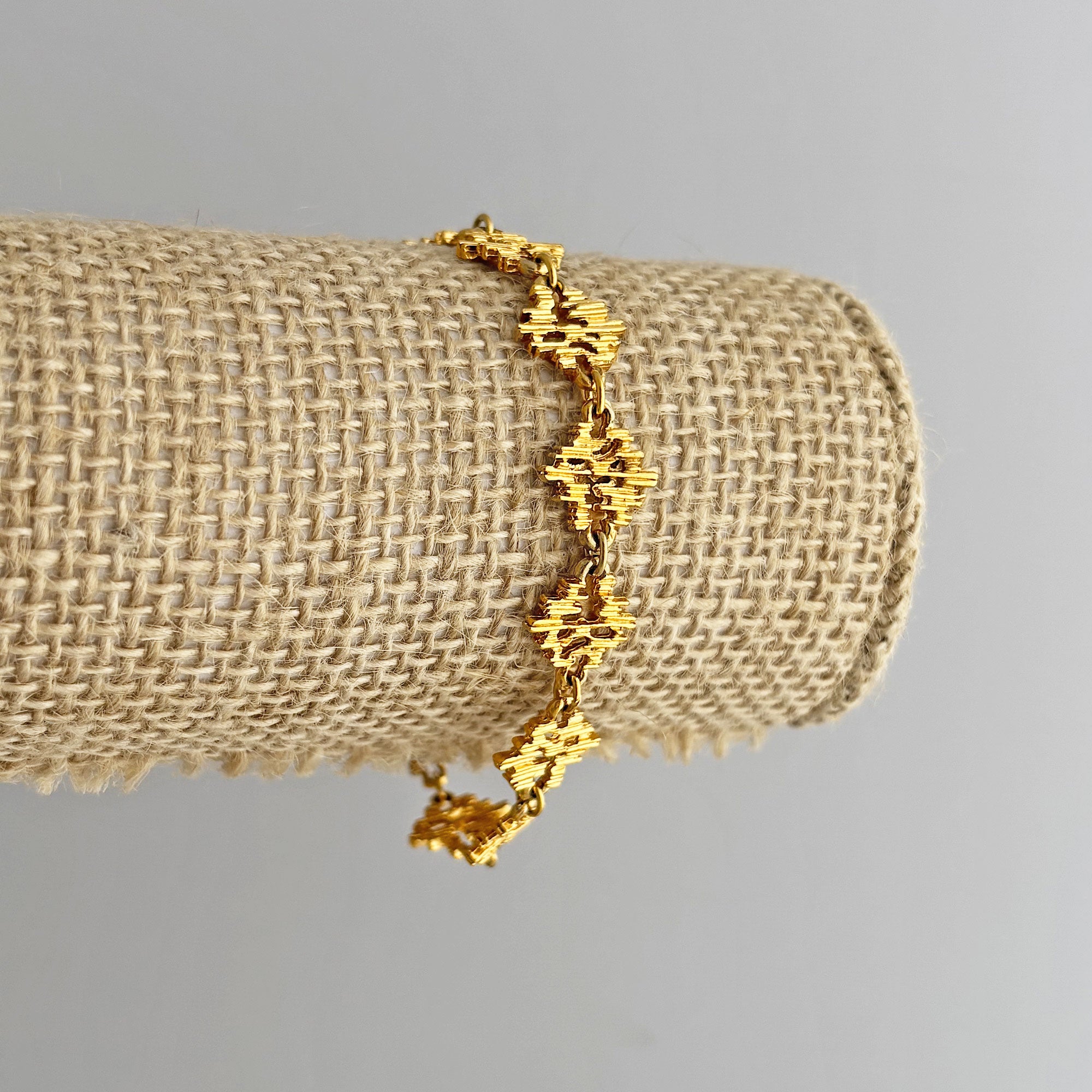 GRACE vintage etched gold brutalist heartbeat link bracelet - 