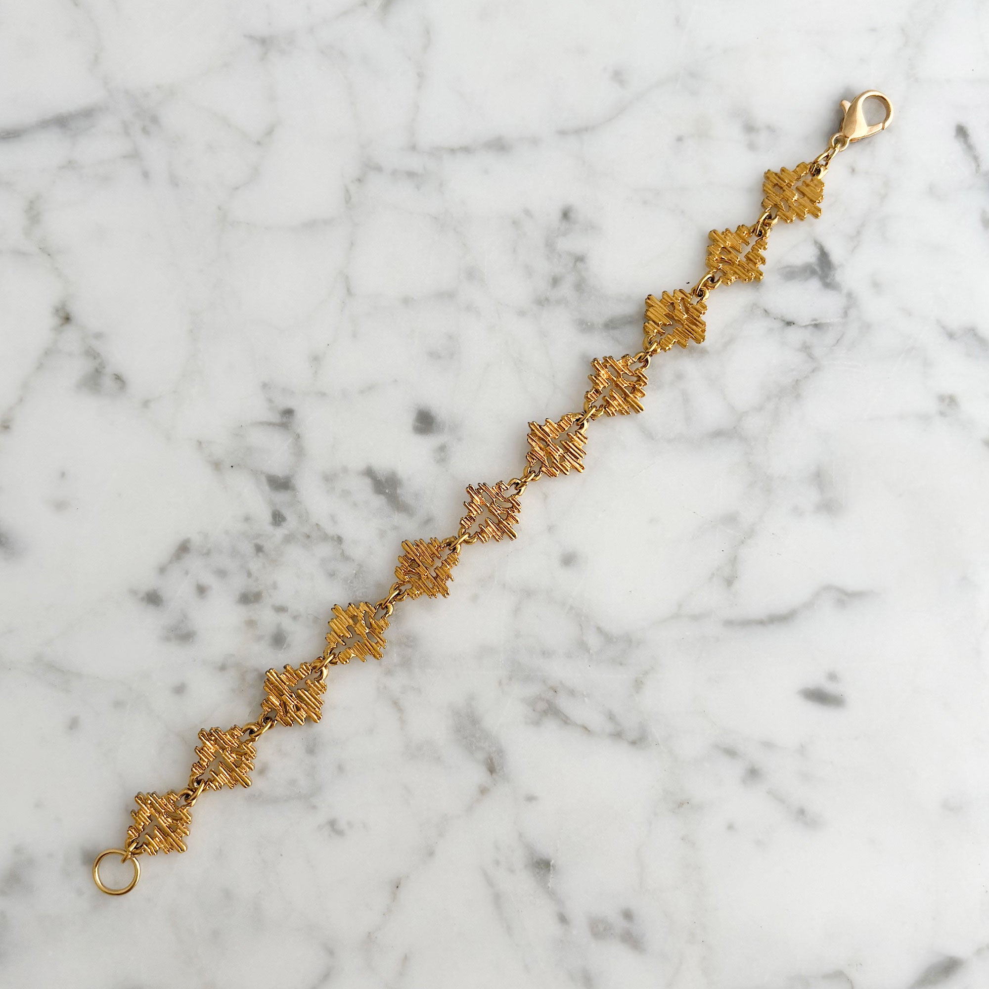 GRACE vintage etched gold brutalist heartbeat link bracelet - 